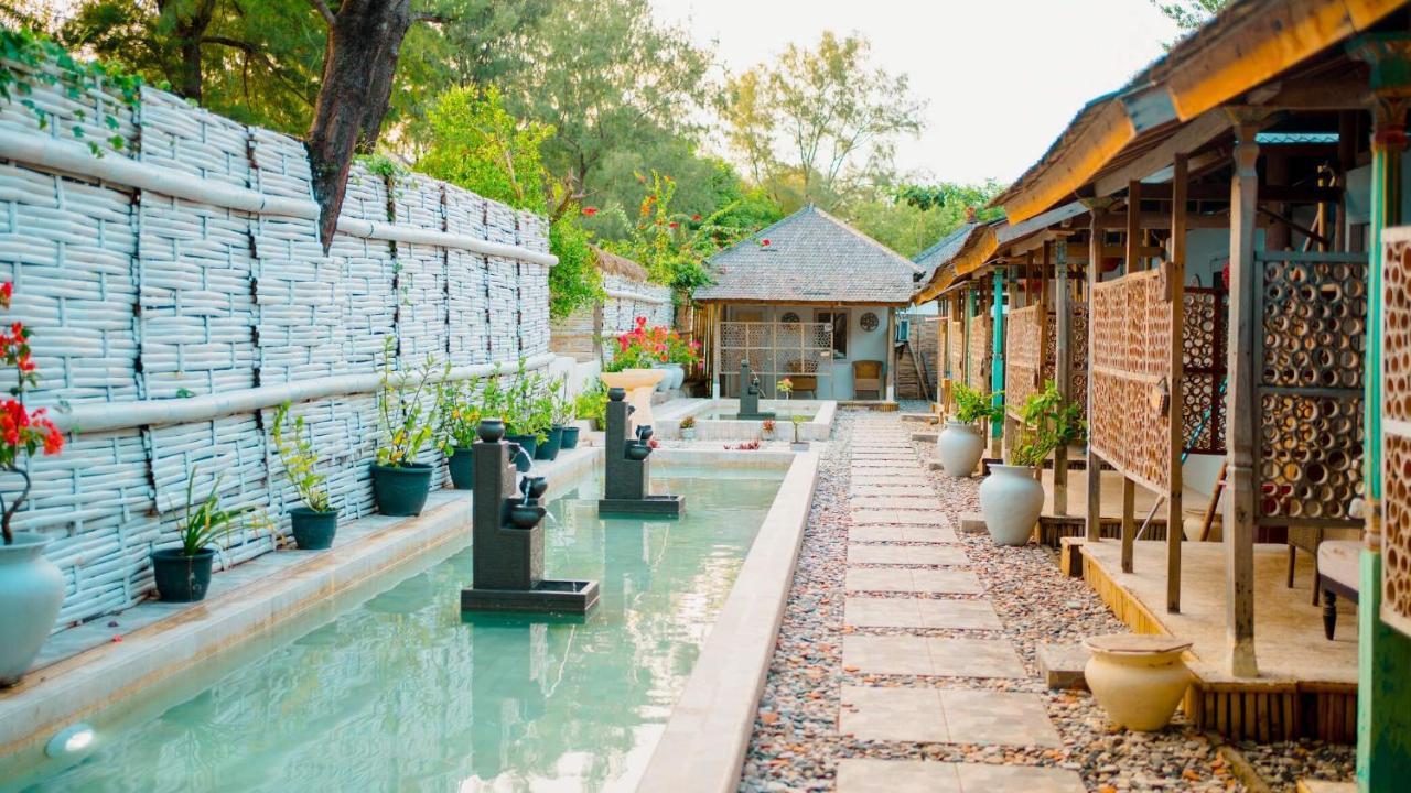 Bungalow Cafe Gili Beachfront ギリ島 エクステリア 写真