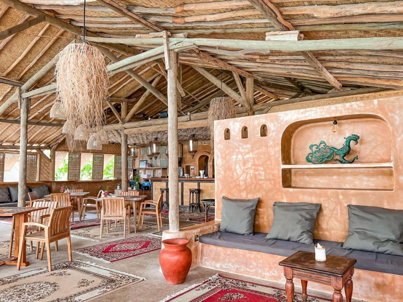 Bungalow Cafe Gili Beachfront ギリ島 エクステリア 写真